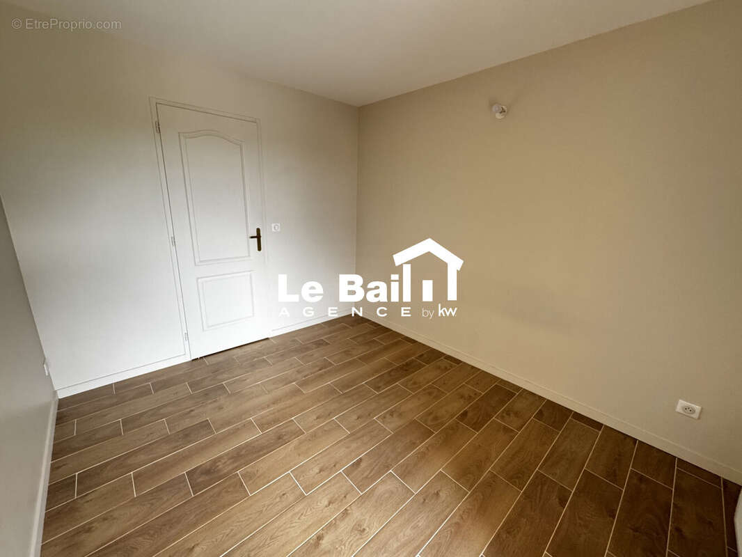 Appartement 31 m² à Osny  - photo 5