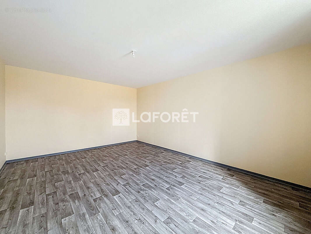 Appartement à LIFFOL-LE-PETIT