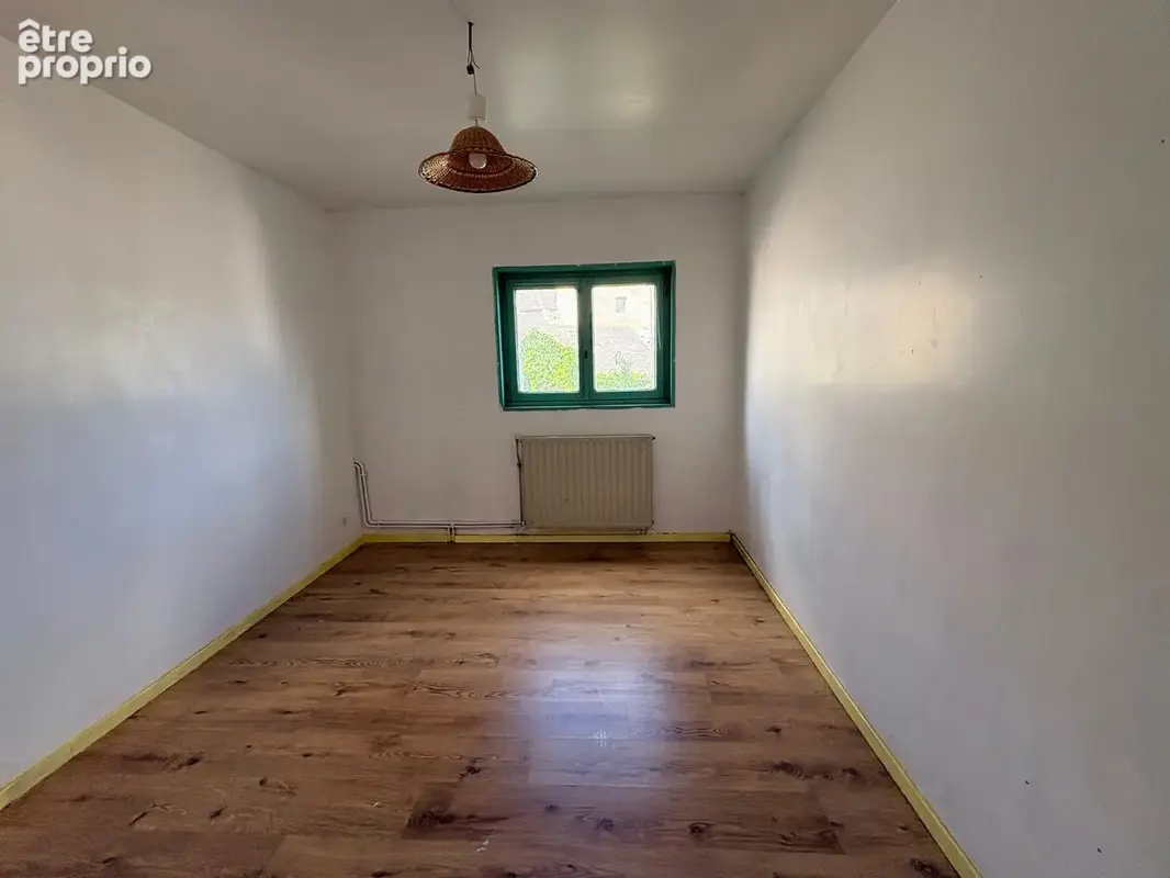 Maison à rénover avec jardin et garage - photo 5