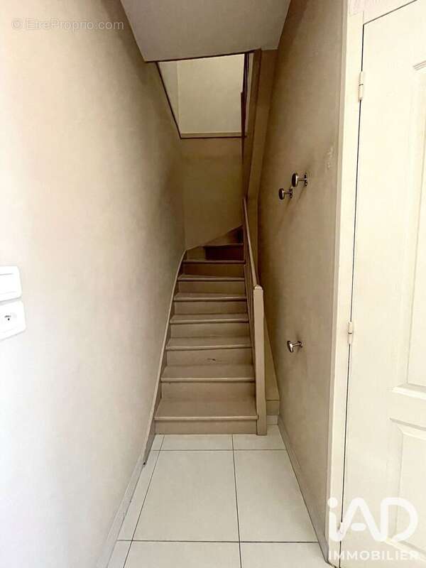 Maison 92 m² à Saintes  - photo 4