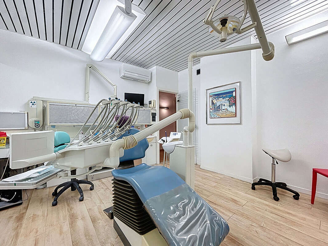 Commerce à MARSEILLE-8E