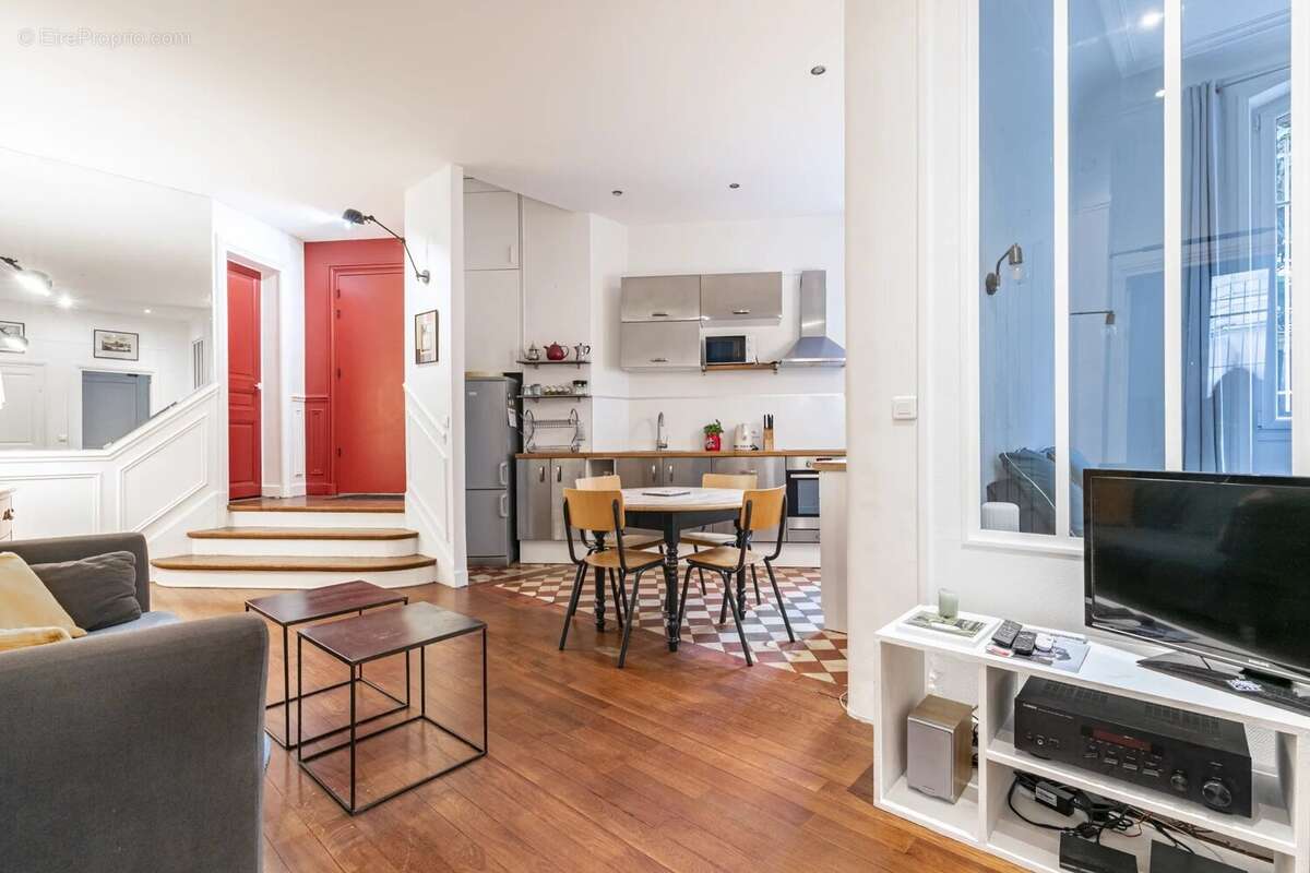 Appartement à PARIS-14E