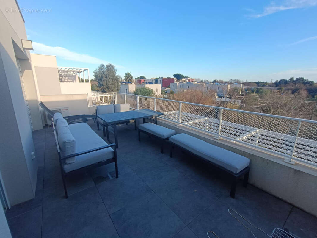 Appartement à LATTES