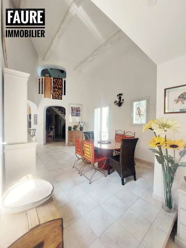 Maison à SAINT-PAUL-TROIS-CHATEAUX