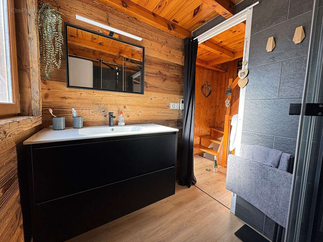 Maison à LES ANGLES