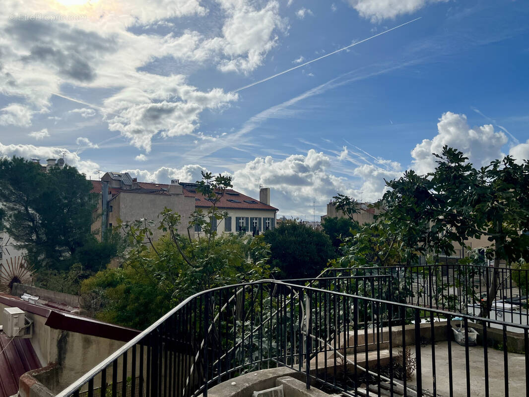 Appartement à MARSEILLE-1E