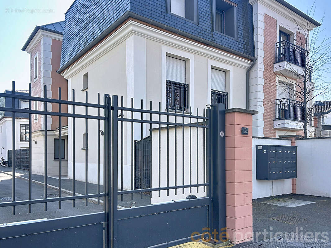 Appartement à SAINT-MAUR-DES-FOSSES
