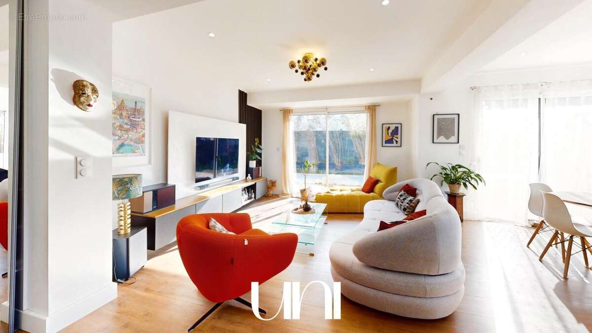 Maison à MAY-SUR-ORNE