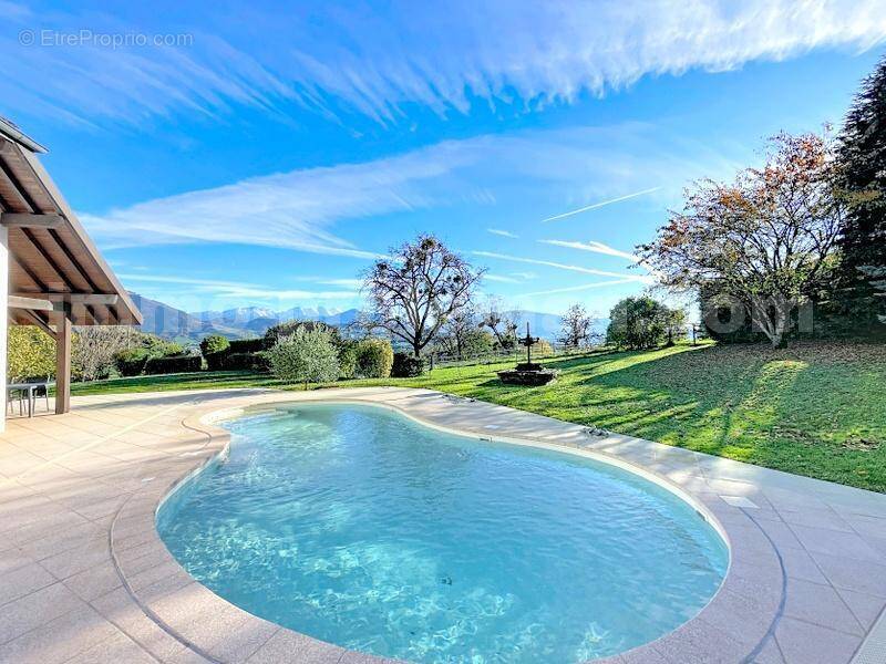 MAISON_INDIVIDUELLE_FILLINGE_5_PIECES_RARE_FRONTIERE_SUISSE_GENEVE_TRAM_CEVA_BUS_TRANSPORT_SUPERBE_BEAUX_VOLUMES_STANDING_CUISINE-AMÉRICAINE_SEJOUR_ENTREE_chambre_-AMÉRICAINE_SEJOUR_ENTREE_CHAMBRE_DEGAGEMENT_SALLE_DE_BAINS_EXTERIEUR_PISCINE_TERRAIN_ - Maison à FILLINGES