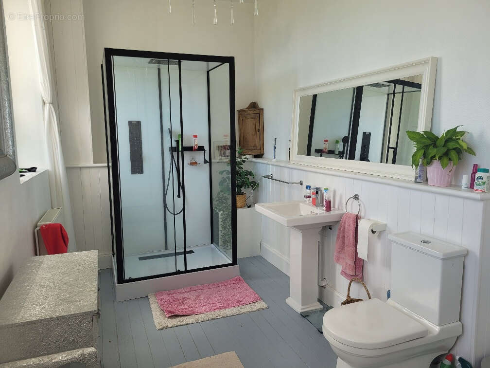 Jolie maison en Pierre F4 en coeur de village ! - photo 10