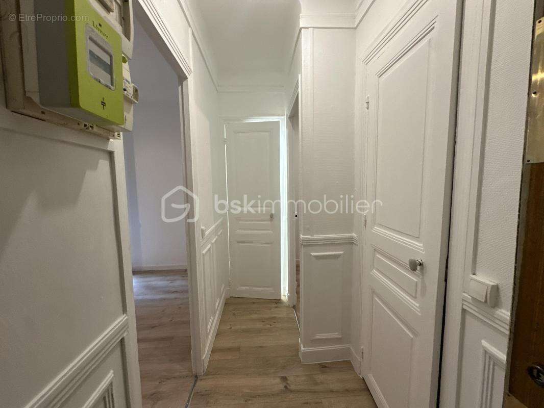 Studio à 750 m  de la gare refait a neuf - photo 6