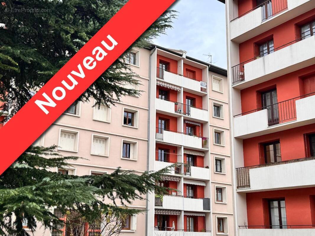   - Appartement à VILLEURBANNE