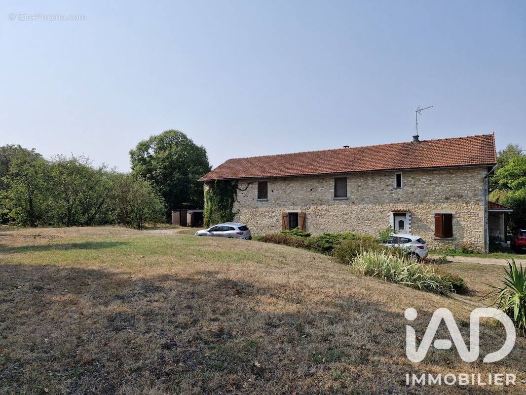 Photo 1 - Maison à CHAMPAGNE-MOUTON