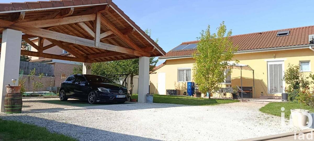 Photo 1 - Maison à VEAUCHE