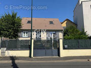 Maison à SAVIGNY-SUR-ORGE