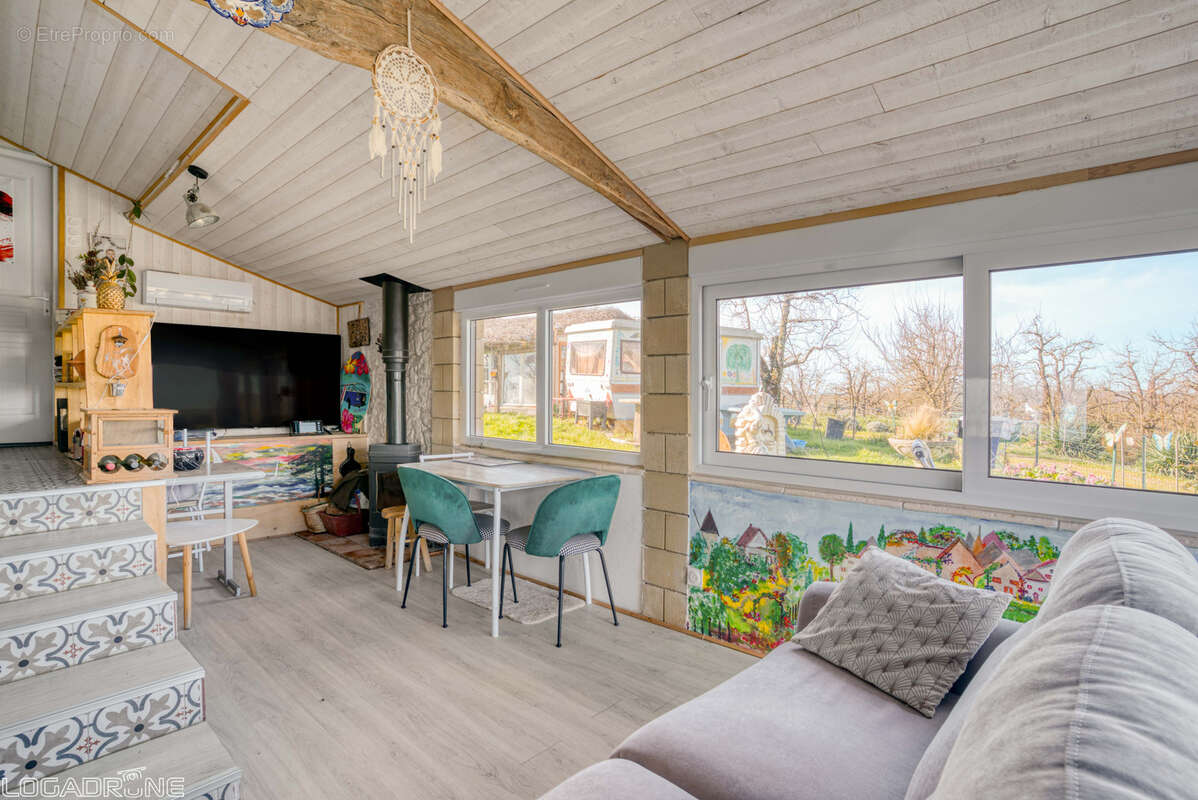 Ensemble avec deux habitations avec hangar sur un terrain de plus de 5 hectares - photo 13