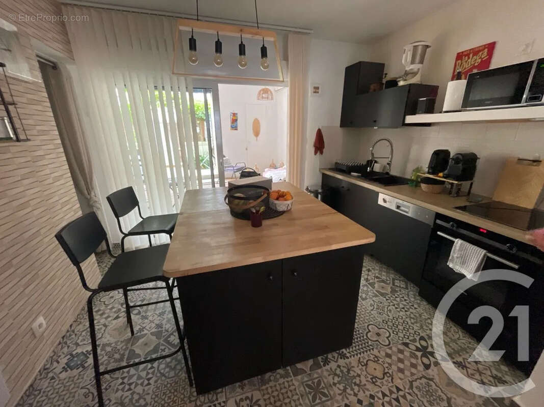 Maison 87 m² à Coutras  - photo 4