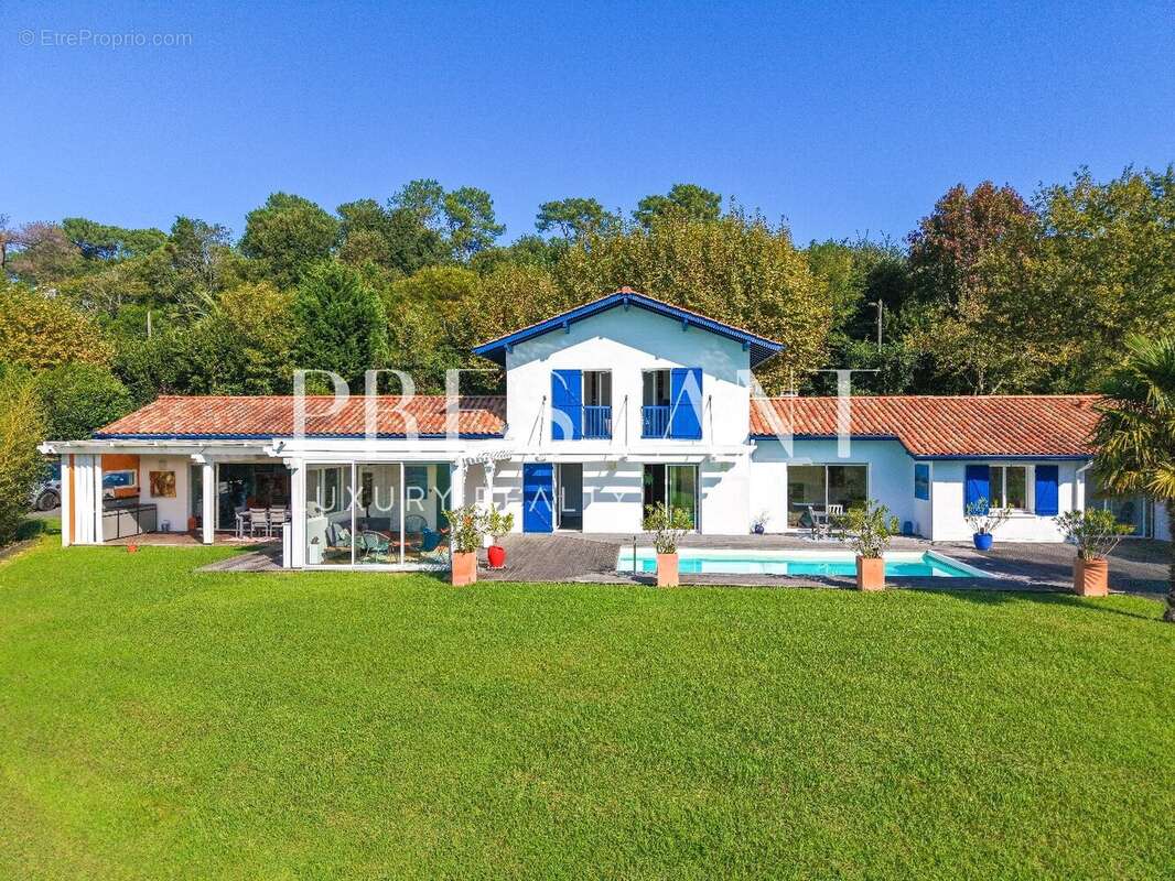 Bidart  Maison contemporaine avec piscine et vue montagne - photo 2