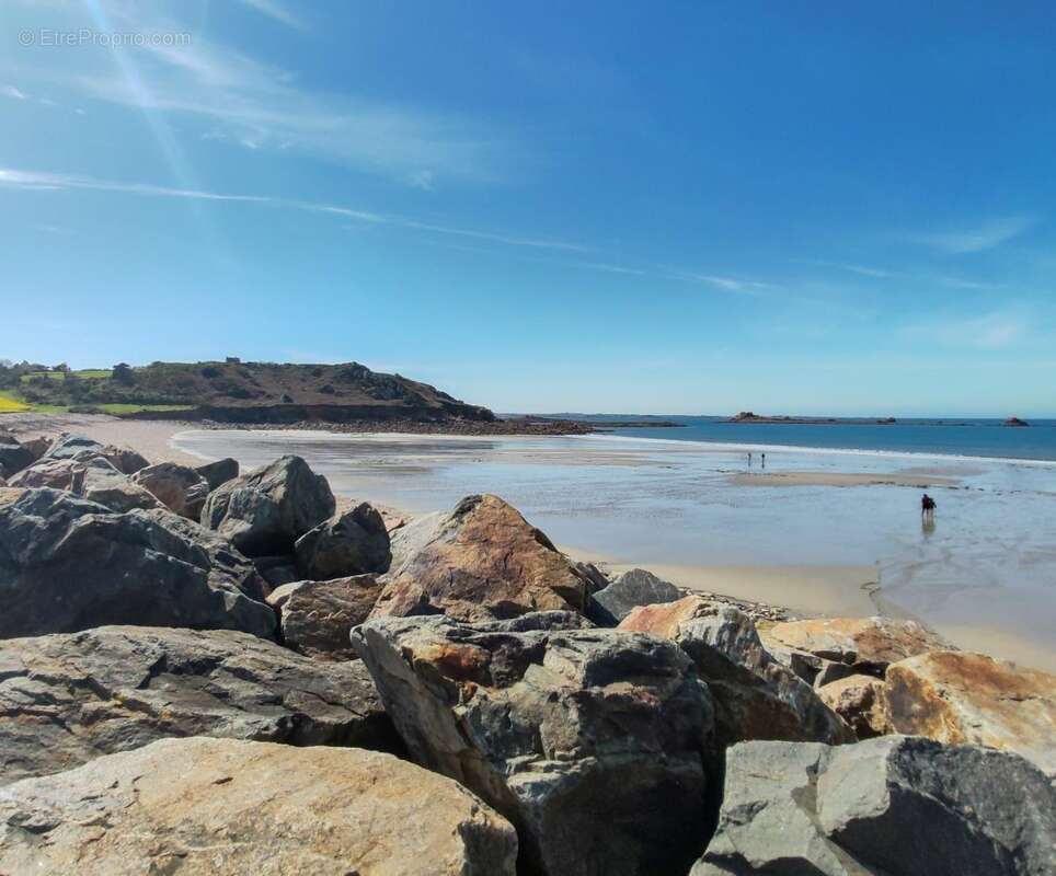 Autre à PLOUGASNOU