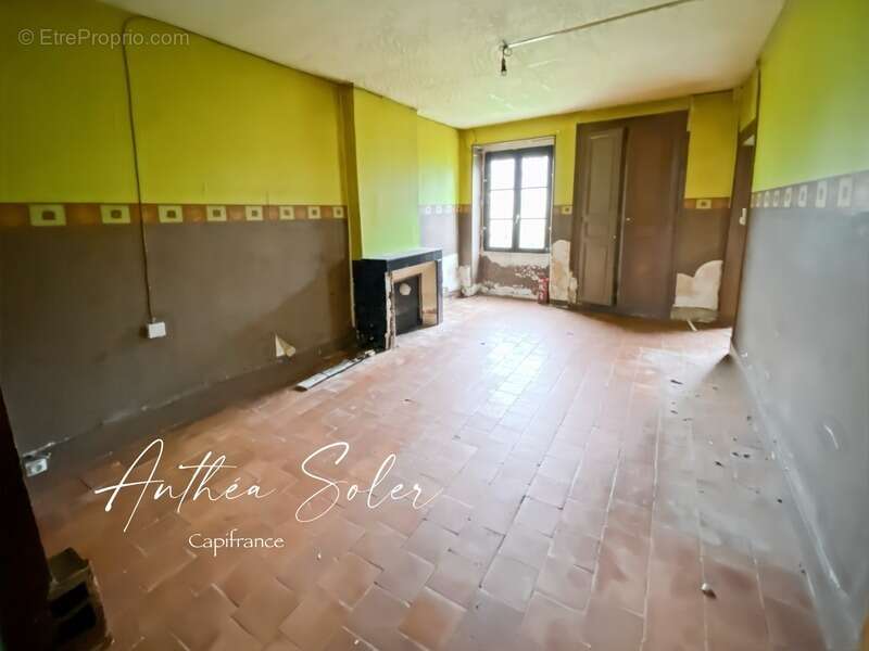 Maison en pierres à rénover, avec terrain - photo 3