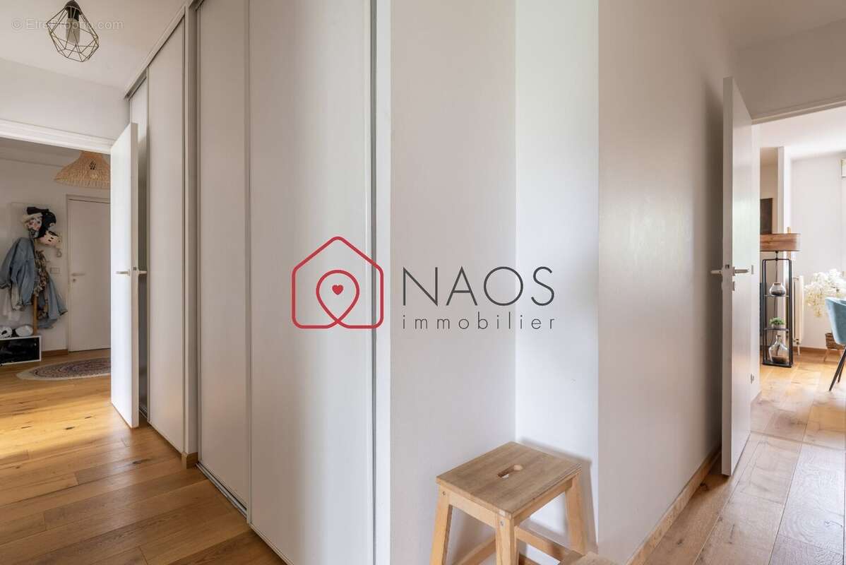En EXCLUSIVITE : Rueil-Malmaison proche gare appartement 5 pièces avec balcon + 2 parkings + ca - photo 12