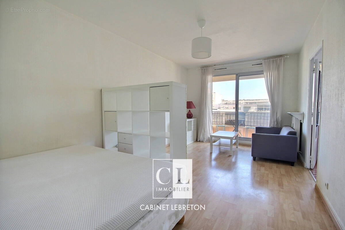 Appartement à MARSEILLE-5E