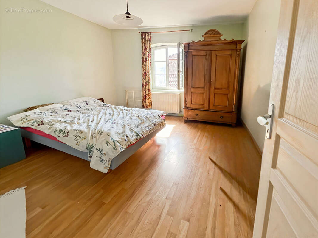 CHAMELET T3 à aménager 109 m² - photo 4