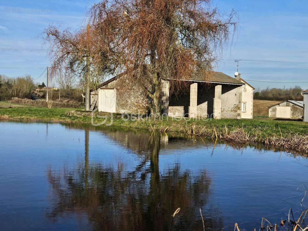Maison à LE BUSSEAU