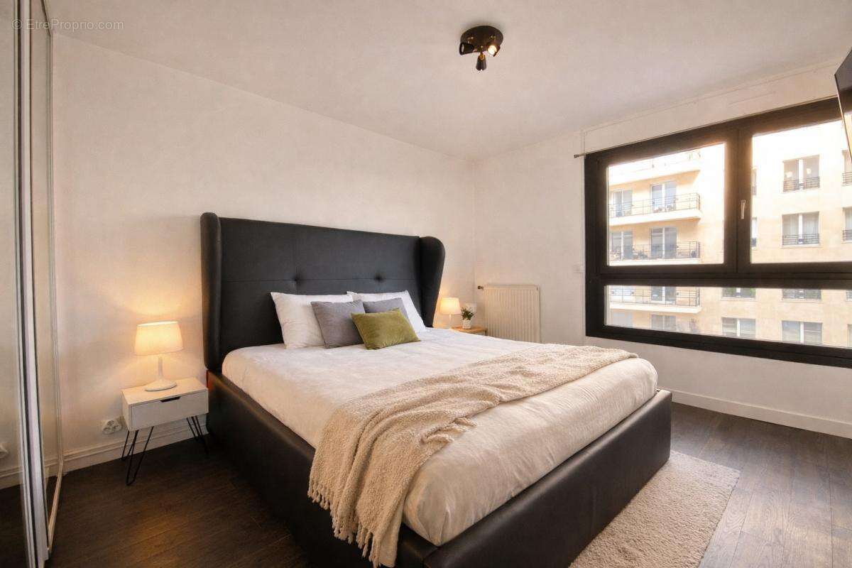 Appartement à LEVALLOIS-PERRET