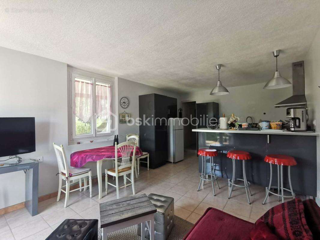 THOARD - propriété d'exception - deux villas de plain-pied (235m²) - terrain 5 264m² - piscine - garage - photo 23