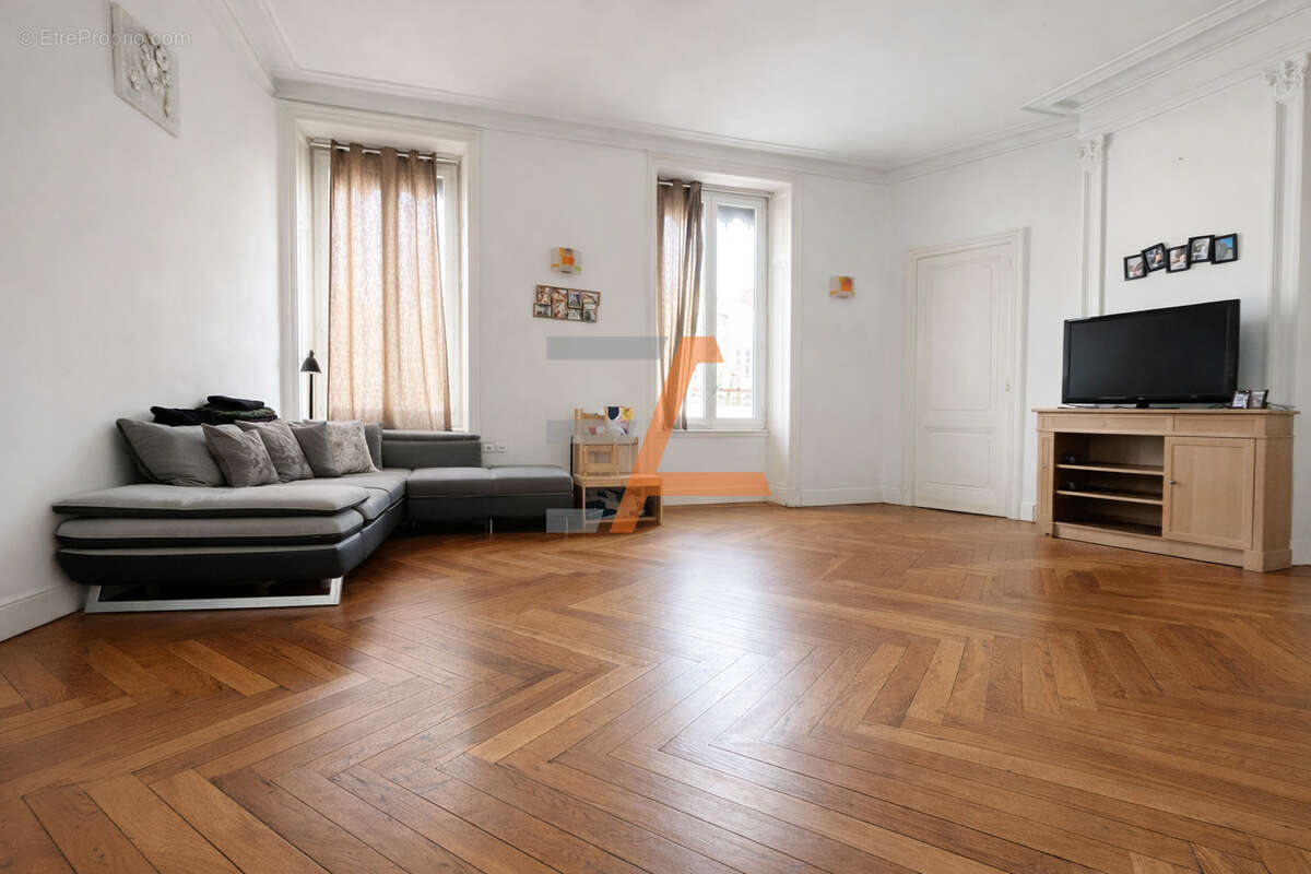 Appartement à SAINT-ETIENNE
