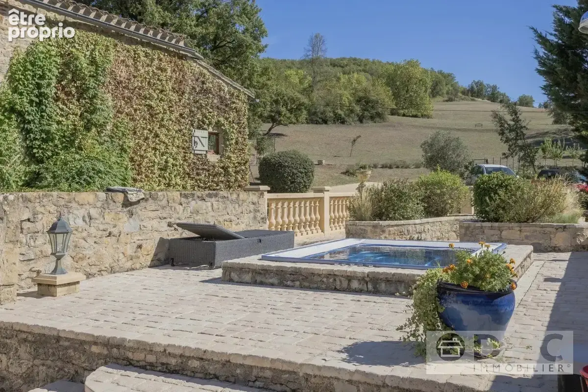 Propriété de charme avec piscine, jacuzzi et 7 hectares dans un environnement préservé - photo 29