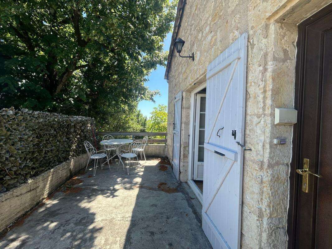 Maison de ville avec deux chambres, jardin et parking - photo 7