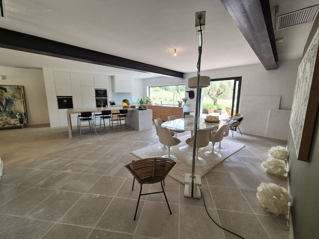 Maison à SAINT-PIERRE-DE-VASSOLS