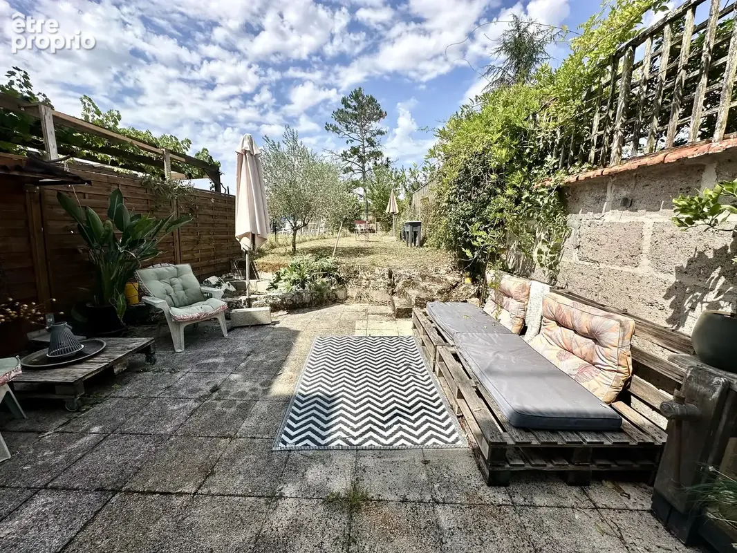Maison de village bien présentée et bien entretenue, située dans une bastide prisée. - photo 11