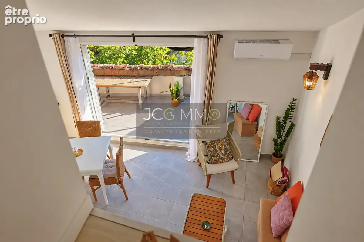 Appartement T2 de 32,78m2 loi carrez entièrement rénové avec terrasse tropézienne ! - photo 12