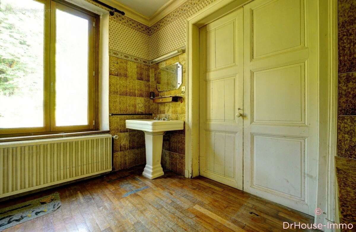 Maison à POUGY