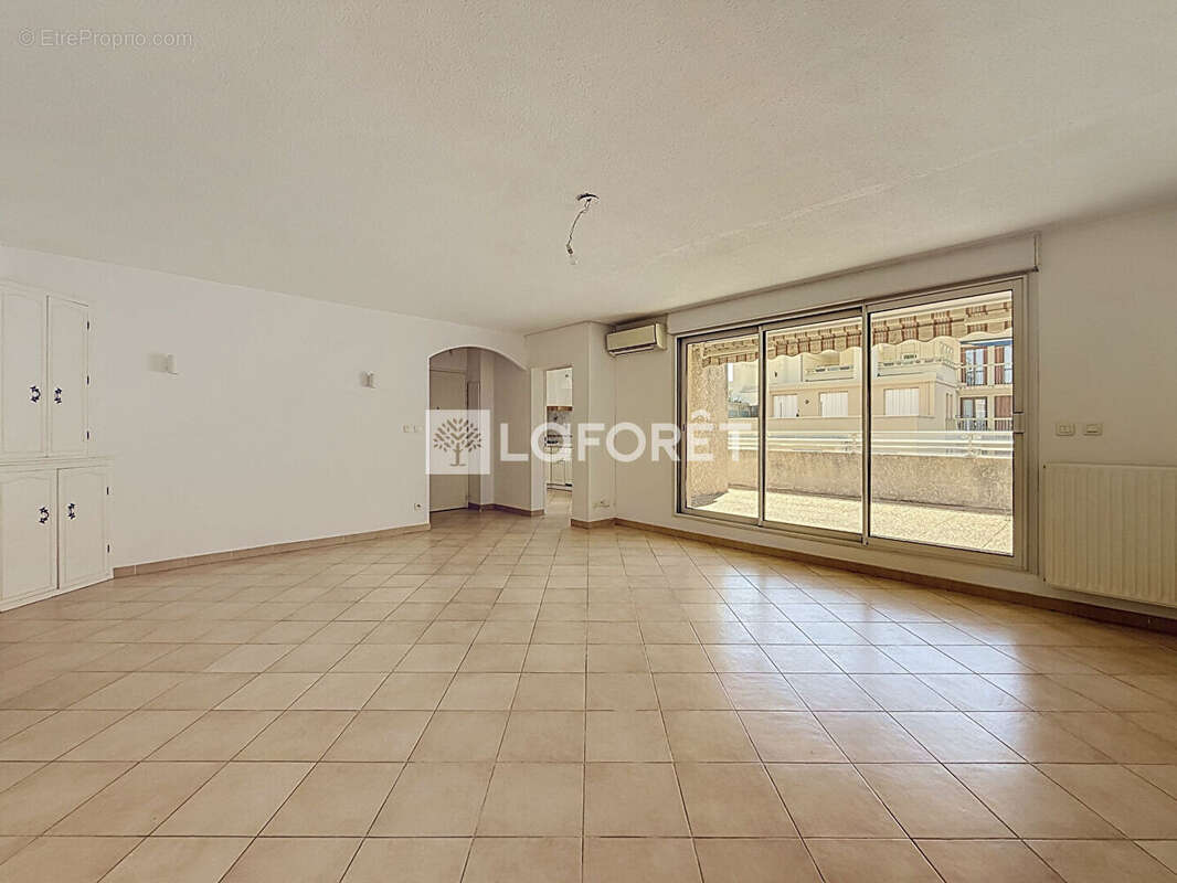 Appartement à MARSEILLE-5E
