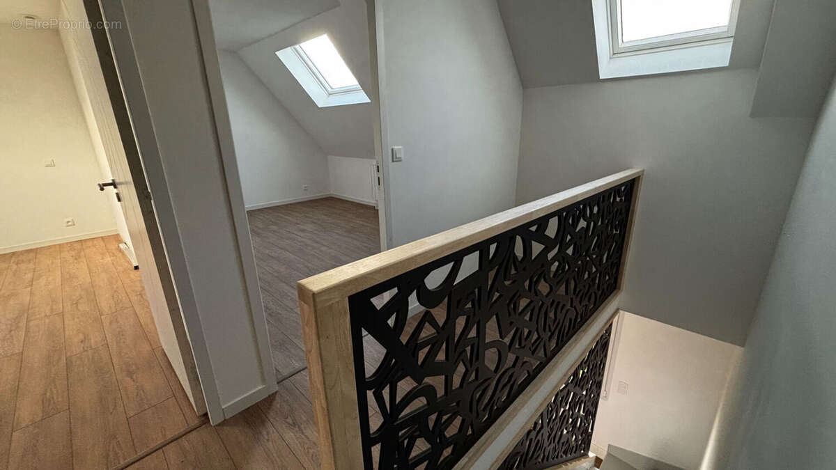 Maison à CHATEAUNEUF-DU-FAOU