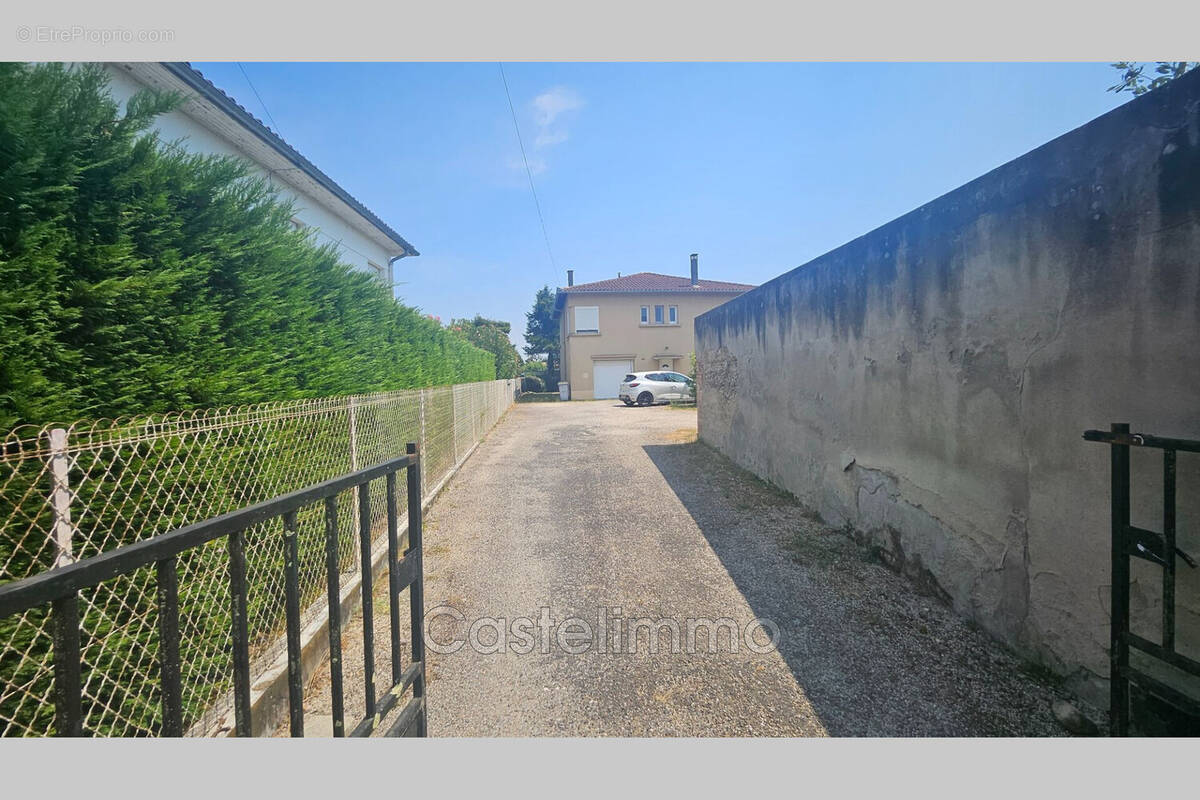Maison à CASTELSARRASIN