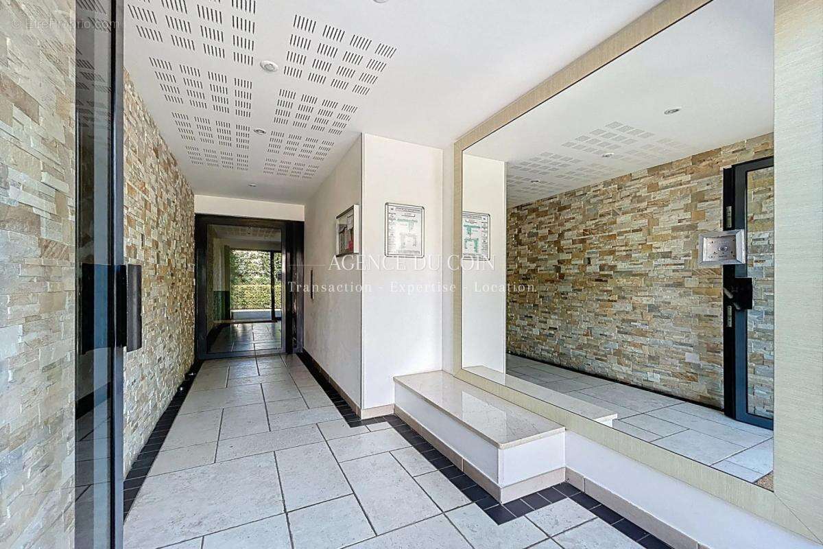 Appartement à LE MUY