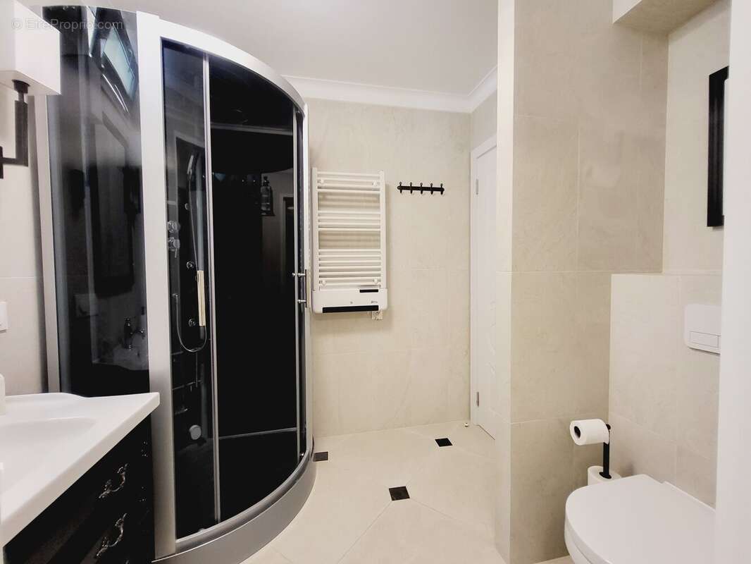 Appartement à ROQUEBRUNE-CAP-MARTIN
