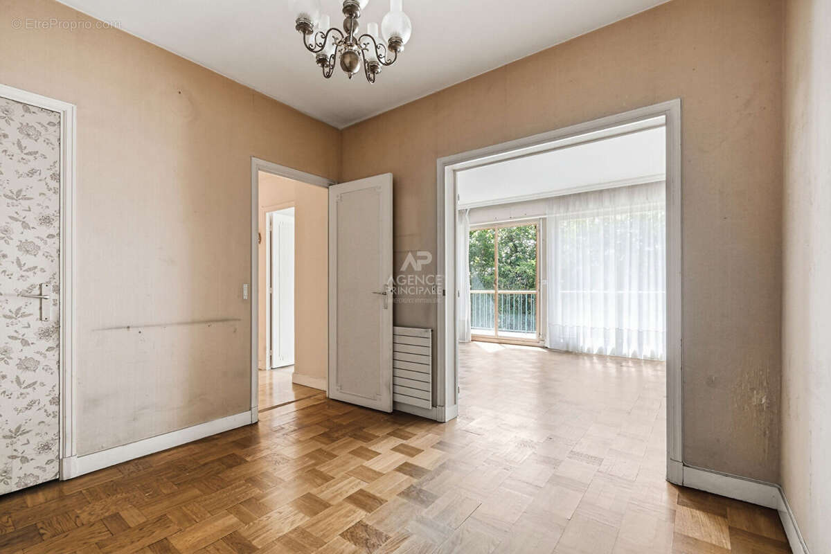 Appartement Saint Germain En Laye 5 pièce(s) 95.86 m2 - photo 3