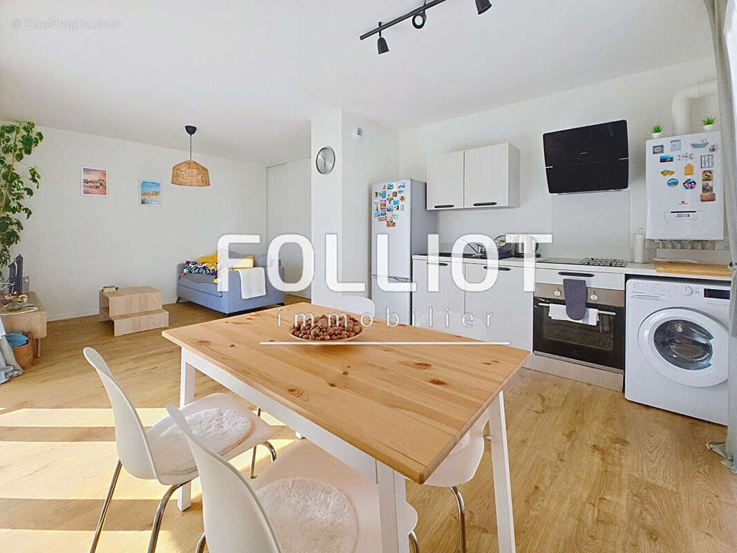 Appartement à DONVILLE-LES-BAINS