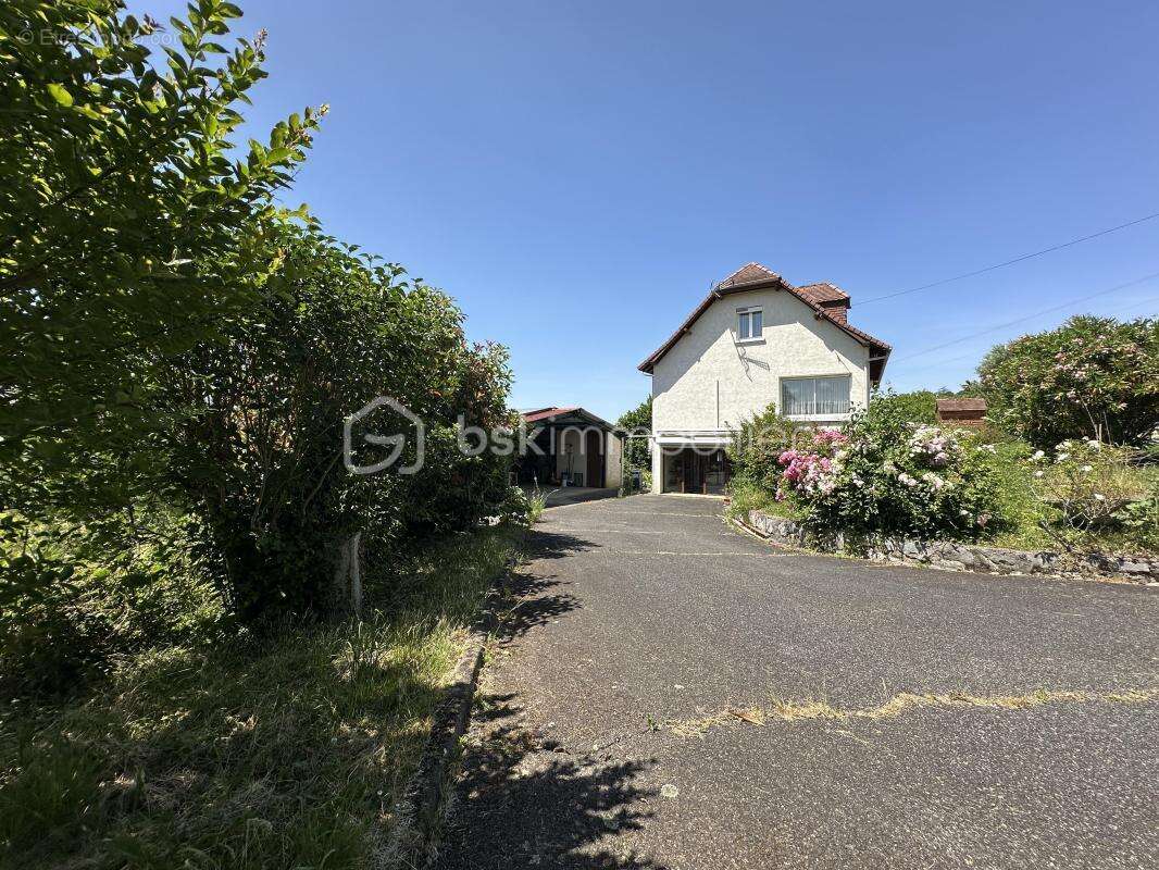 En exclusivité maison de 116 m2 5 pièces, terrain de 2530 m2  dans un endroit proche de PAU - photo 13