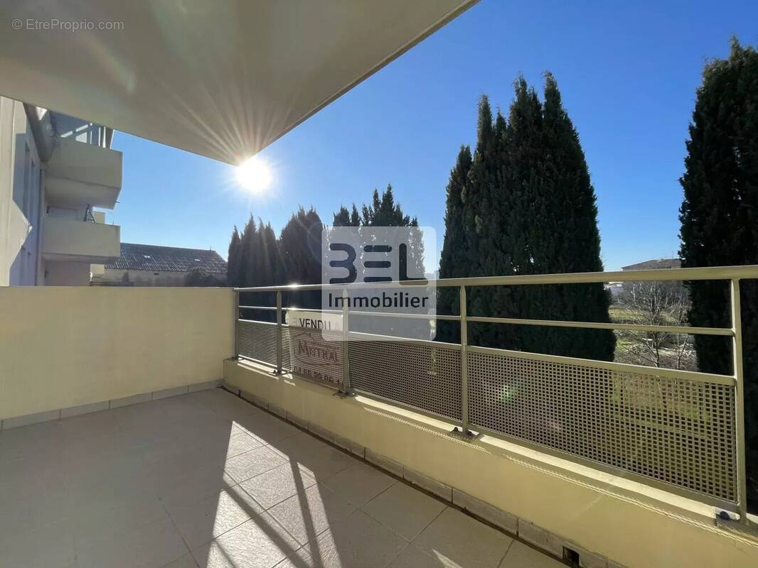 Appartement à BAGNOLS-SUR-CEZE