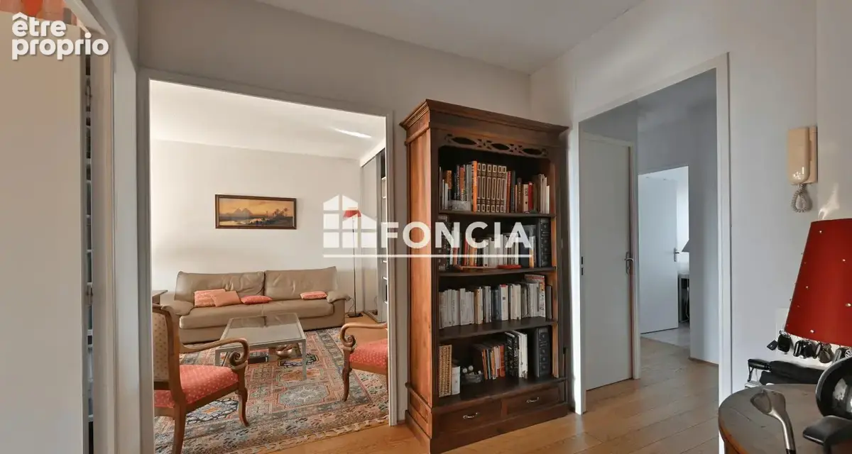 Exclusivité Foncia  Antigone  Hôtel de région appartement F3 avec terrasse garage - photo 5