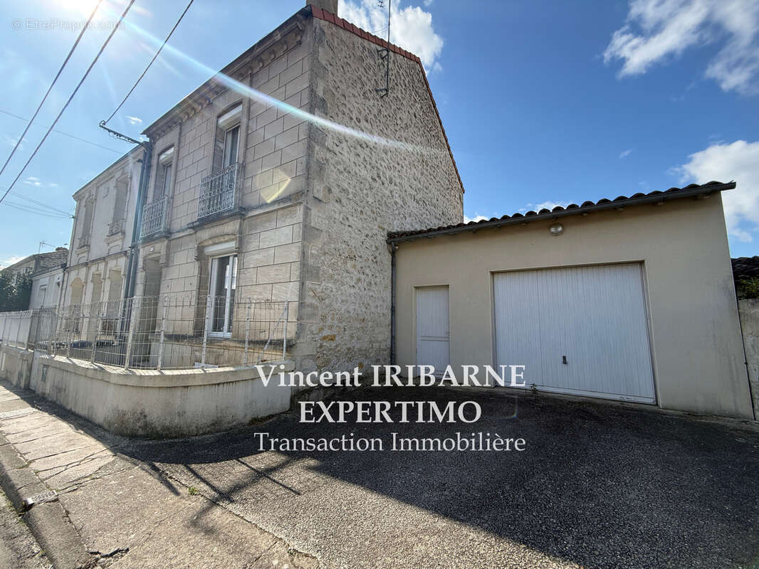 Maison à SAINTES
