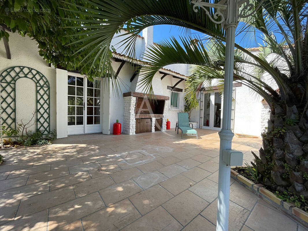 Maison à BOURCEFRANC-LE-CHAPUS