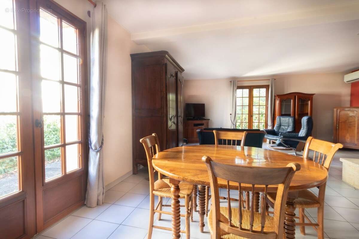 Maison 135 m² à Carbon-Blanc  - photo 3